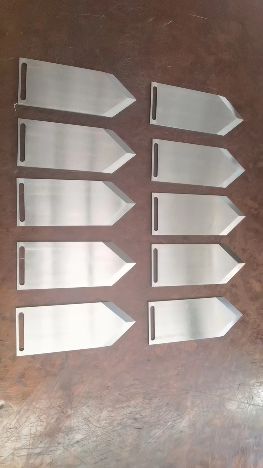 Customized laminating machine blades, sharp edges and smooth finish are highly praised by customers!